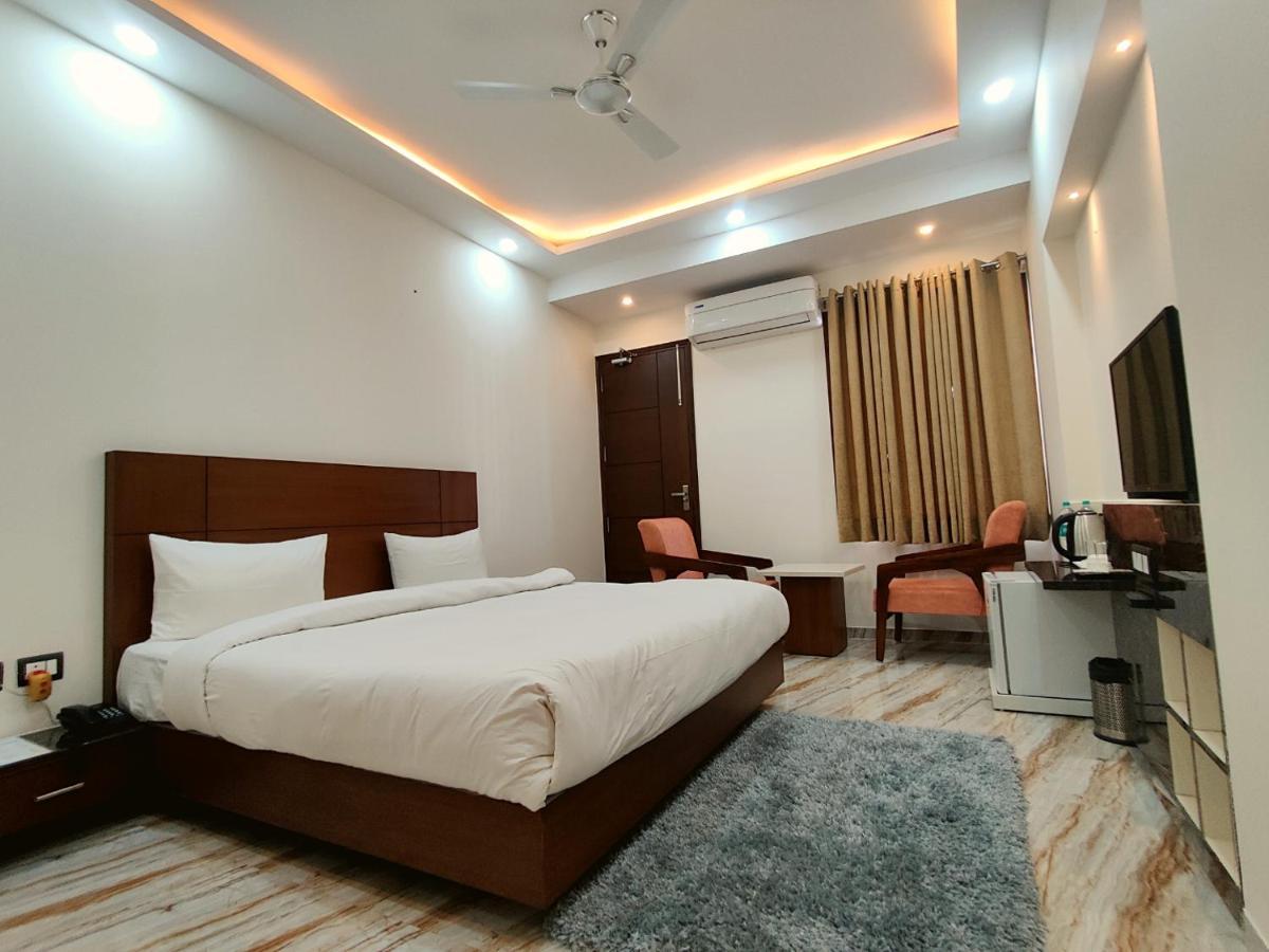 Hotel The Shacon Noida Exterior foto